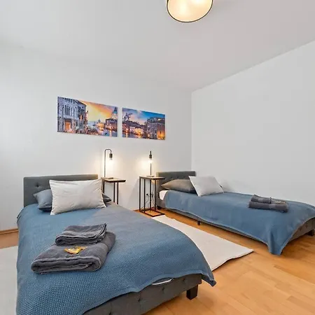 Traumhaus Naehe Messe Stuttgart Dom wakacyjny